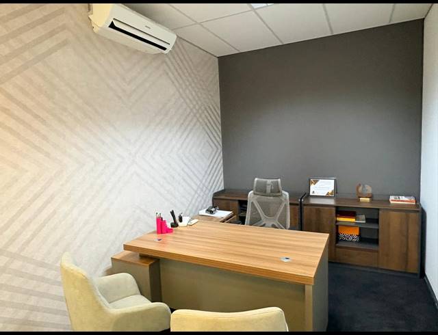 175M² OFFICE TO LET IN FOURWAYS